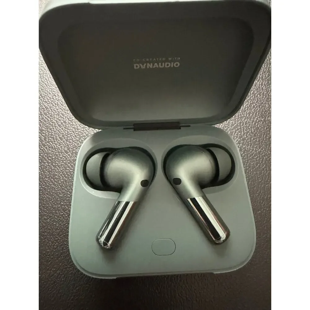 OnePlus Tech Bundle – Watch 2 + Buds Pro 2 + Bullets Wireless Z (E303) +12 Bands